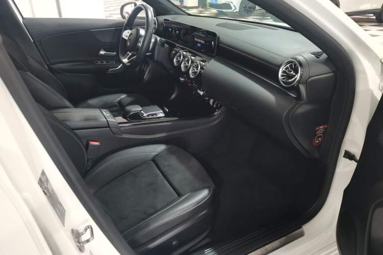 Used Mercedes-Benz A-Class 2020 A 200 L Sport Sedan Interior 4