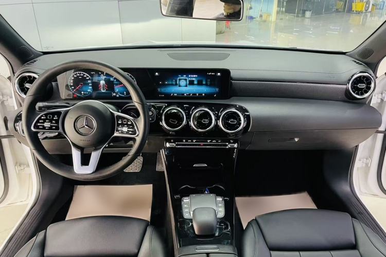 Used Mercedes-Benz A-Class 2020 Second Facelift A 180 L Sport Sedan Interior 4