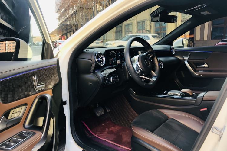 Used Mercedes-Benz A-Class 2020 Restyled A 200 L Sport Sedan Fashion Version Interior 4