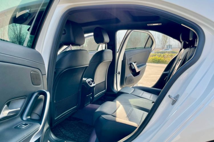 Used Mercedes-Benz A-Class 2020 A 220 L 4MATIC Sport Sedan Interior 6