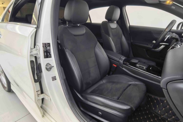 Used Mercedes-Benz A-Class 2020 Restyled A 200 L Sport Sedan Fashion Version Interior 9