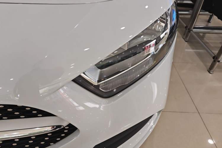 Used Mercedes-Benz A-Class 2020 Second Facelift A 180 L Sport Sedan Left Front Headlight