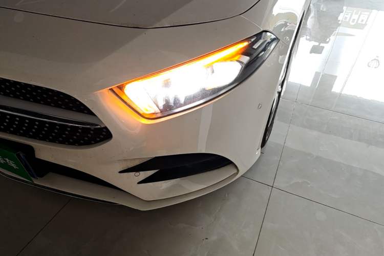 Used Mercedes-Benz A-Class 2020 Restyled A 200 L Sport Sedan Fashion Version Left Front Headlight