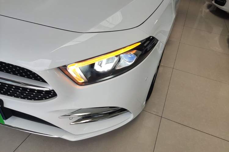 Used Mercedes-Benz A-Class 2020 Restyled A 200 L Sport Sedan Fashion Version Left Front Headlight