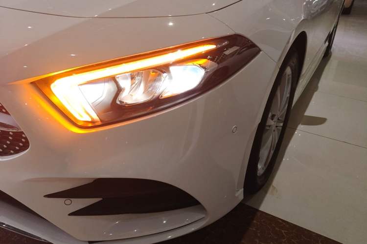 Used Mercedes-Benz A-Class 2020 Restyled A 200 L Sport Sedan Fashion Version Left Front Headlight