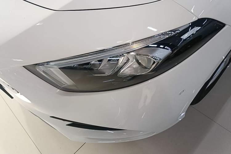 Used Mercedes-Benz A-Class 2020 Restyled A 200 L Sport Sedan Fashion Version Left Front Headlight