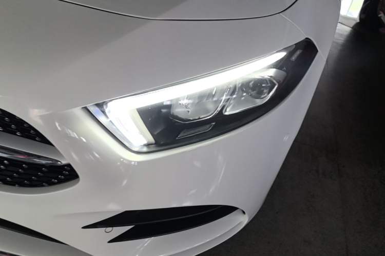 Used Mercedes-Benz A-Class 2020 Restyled A 200 L Sport Sedan Fashion Version Left Front Headlight