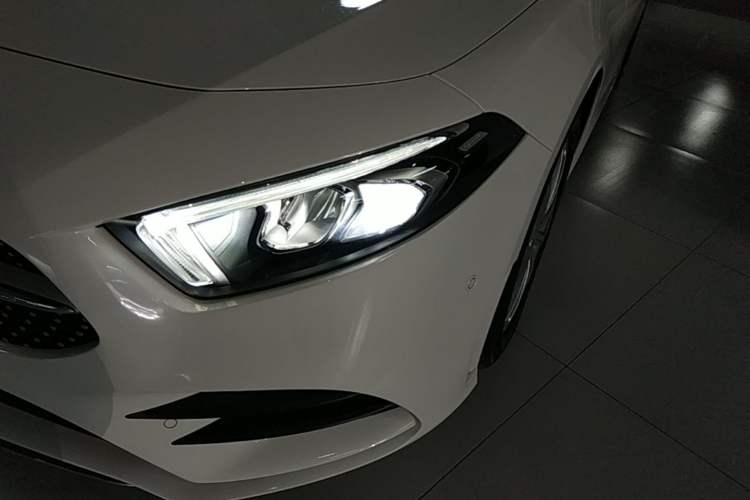 Used Mercedes-Benz A-Class 2020 Restyled A 200 L Sport Sedan Fashion Version Left Front Headlight