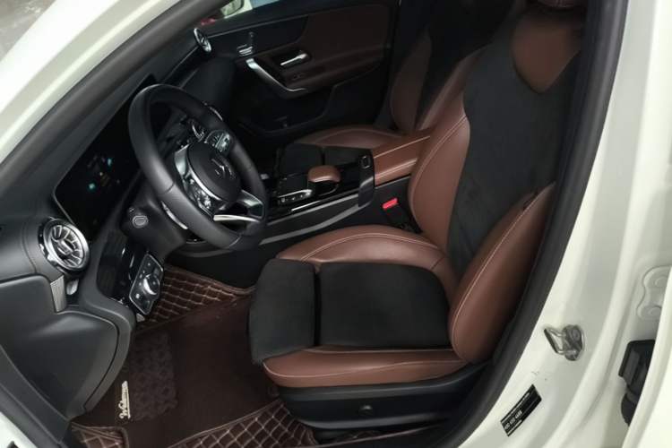 Used Mercedes-Benz A-Class 2020 Restyled A 200 L Sport Sedan Fashion Version Left Front Seat