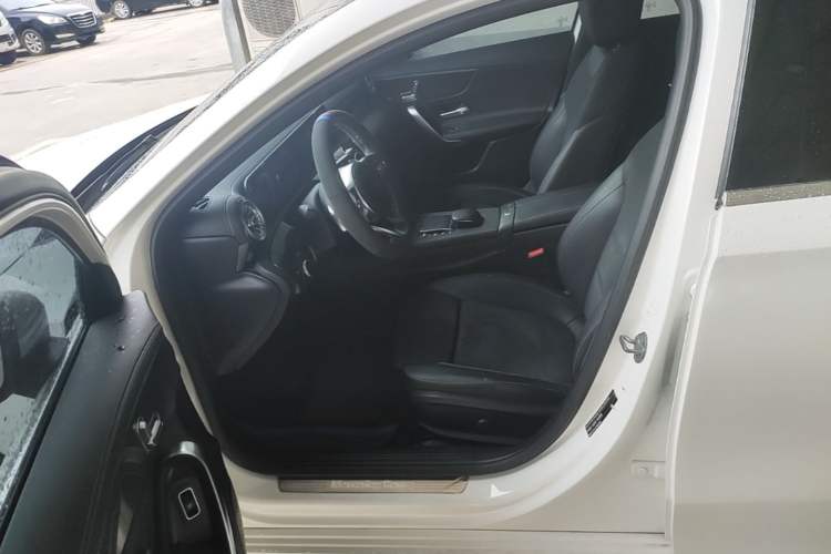Used Mercedes-Benz A-Class 2020 Restyled A 200 L Sport Sedan Fashion Version Left Front Seat