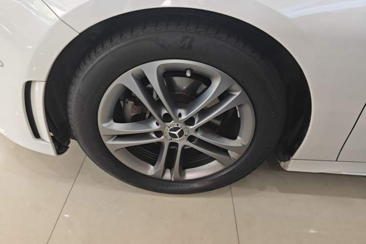 Used Mercedes-Benz A-Class 2020 Second Facelift A 180 L Sport Sedan Left Front Wheel Hub