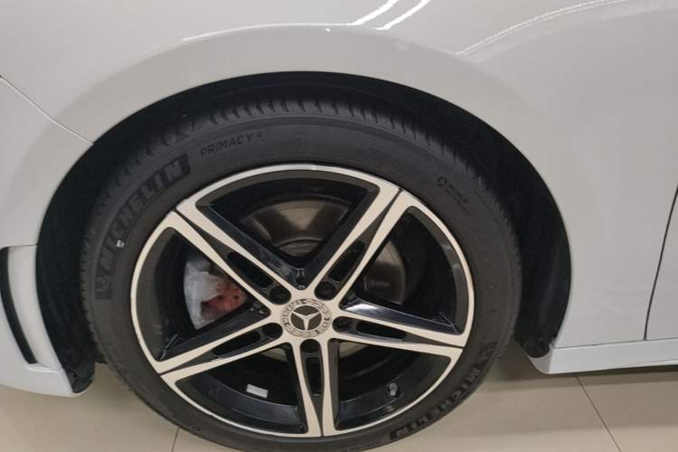 Used Mercedes-Benz A-Class 2020 A 220 L 4MATIC Sport Sedan Left Front Wheel Hub