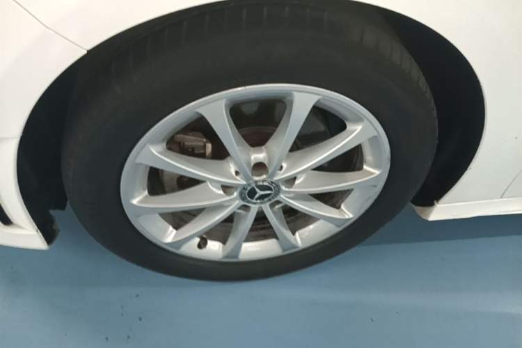 Used Mercedes-Benz A-Class 2020 Restyled A 200 L Sport Sedan Fashion Version Left Front Wheel Hub