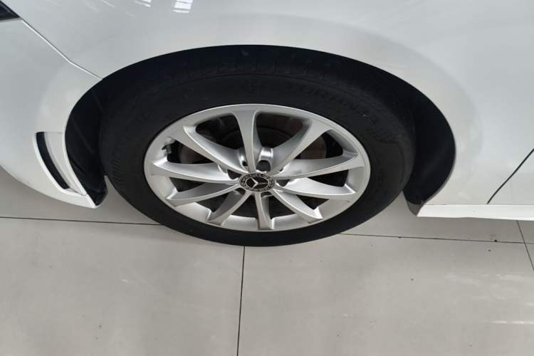 Used Mercedes-Benz A-Class 2020 Restyled A 200 L Sport Sedan Fashion Version Left Front Wheel Hub