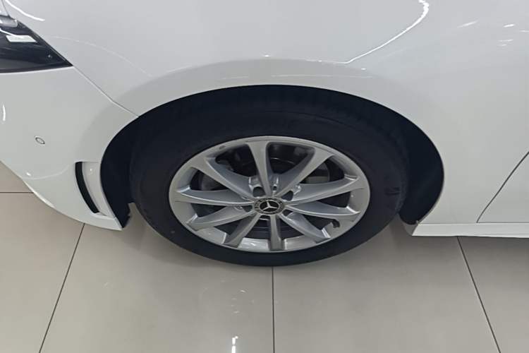Used Mercedes-Benz A-Class 2020 Restyled A 200 L Sport Sedan Dynamic Version Left Front Wheel Hub