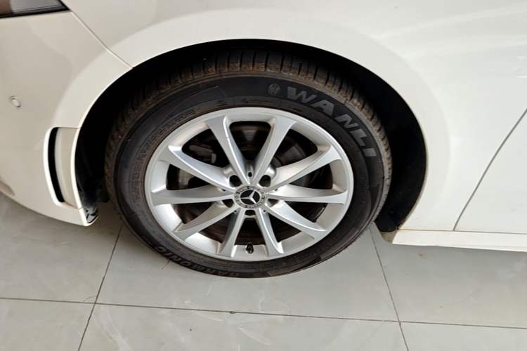 Used Mercedes-Benz A-Class 2020 Restyled A 200 L Sport Sedan Fashion Version Left Front Wheel Hub