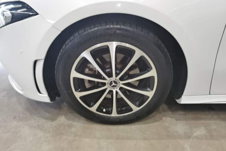 Used Mercedes-Benz A-Class 2020 A 200 L Sport Sedan Left Front Wheel Hub