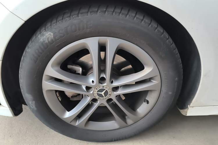 Used Mercedes-Benz A-Class 2020 Second Facelift A 180 L Sport Sedan Left Front Wheel Hub
