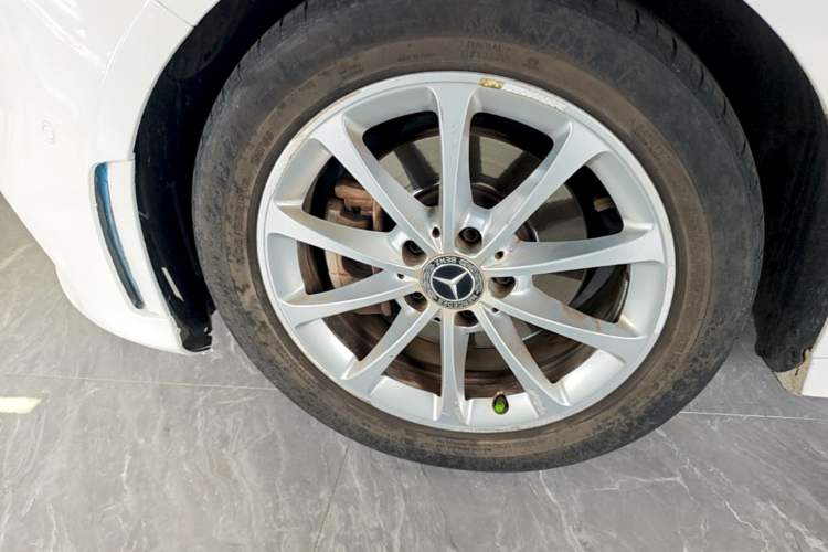 Used Mercedes-Benz A-Class 2020 A 200 L Sport Sedan Left Front Wheel Hub