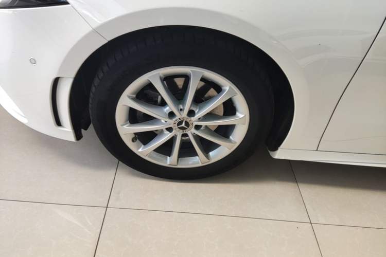 Used Mercedes-Benz A-Class 2020 Restyled A 200 L Sport Sedan Fashion Version Left Front Wheel Hub