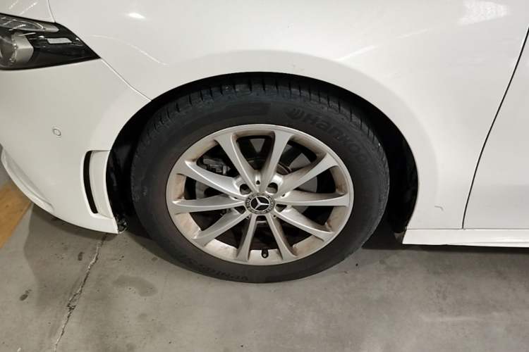 Used Mercedes-Benz A-Class 2020 Restyled A 200 L Sport Sedan Fashion Version Left Front Wheel Hub