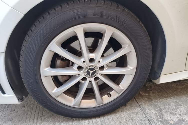 Used Mercedes-Benz A-Class 2020 Restyled A 200 L Sport Sedan Fashion Version Left Front Wheel Hub