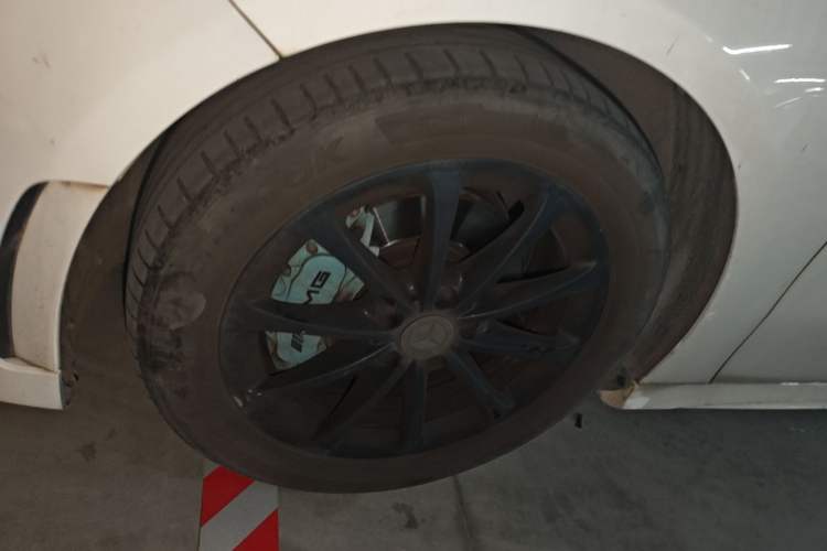 Used Mercedes-Benz A-Class 2020 A 200 L Sport Sedan Left Front Wheel Hub