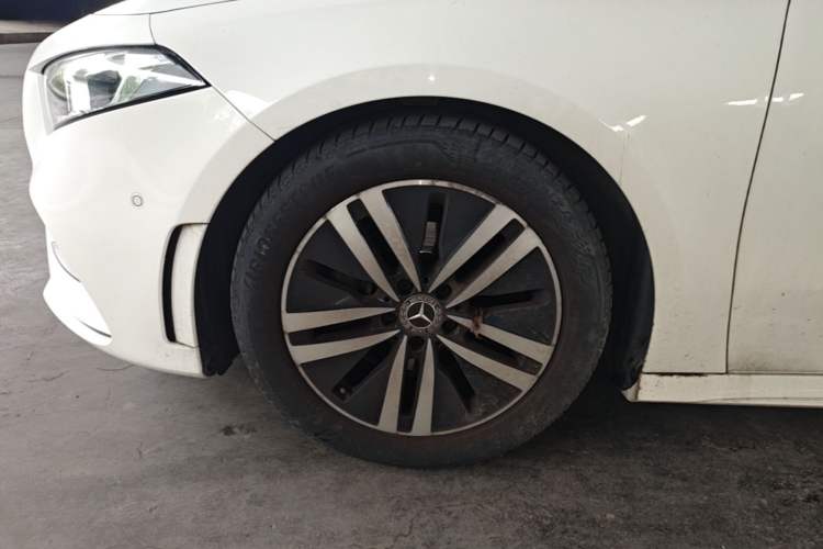 Used Mercedes-Benz A-Class 2020 A 180 L Sport Sedan Left Front Wheel Hub