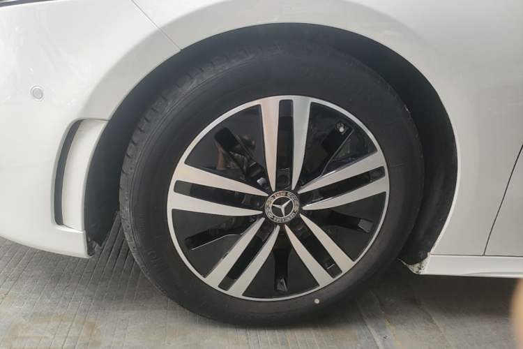 Used Mercedes-Benz A-Class 2020 A 180 L Sport Sedan Left Front Wheel Hub