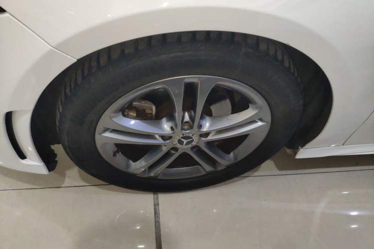 Used Mercedes-Benz A-Class 2020 Second Facelift A 180 L Sport Sedan Left Front Wheel Hub