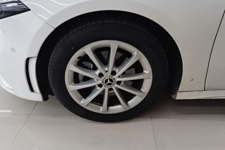 Used Mercedes-Benz A-Class 2020 A 200 L Sport Sedan Left Front Wheel Hub