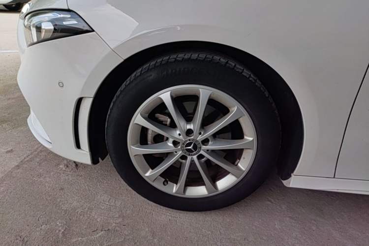 Used Mercedes-Benz A-Class 2020 Restyled A 200 L Sport Sedan Fashion Version Left Front Wheel Hub