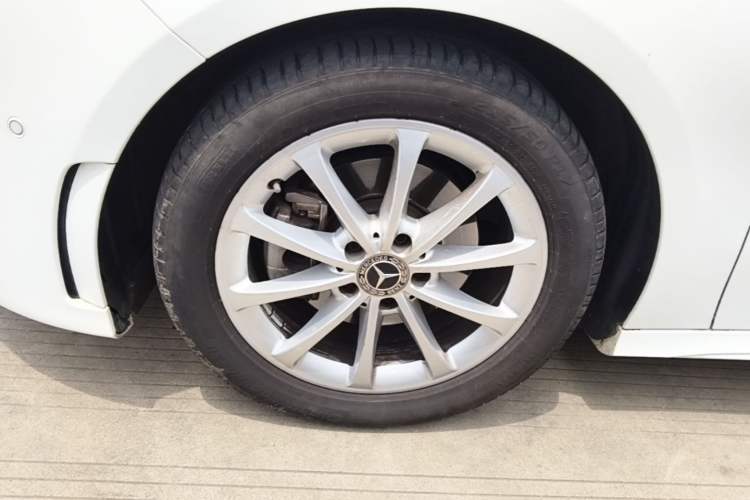 Used Mercedes-Benz A-Class 2020 A 200 L Sport Sedan Left Front Wheel Hub