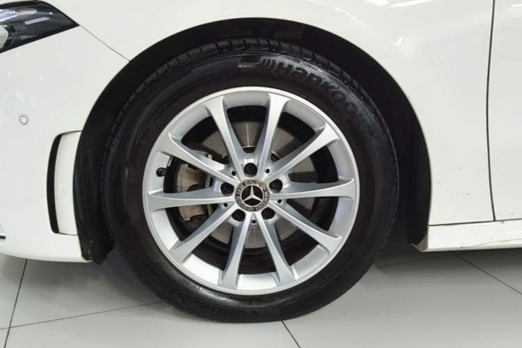 Used Mercedes-Benz A-Class 2020 Restyled A 200 L Sport Sedan Dynamic Version Left Front Wheel Hub