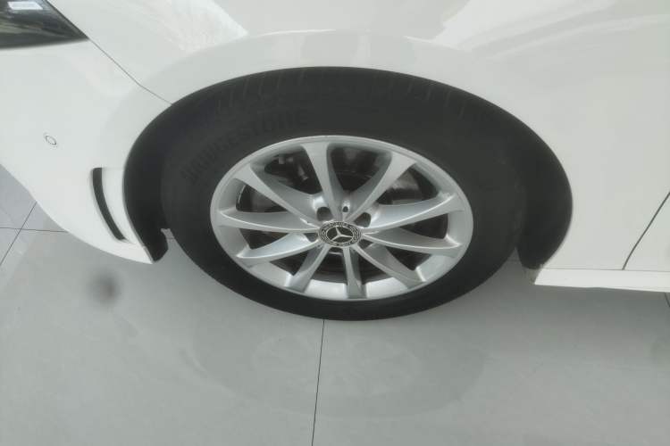 Used Mercedes-Benz A-Class 2020 A 200 L Sport Sedan Left Front Wheel Hub