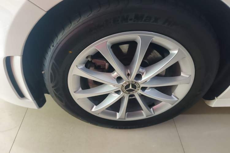 Used Mercedes-Benz A-Class 2020 A 200 L Sport Sedan Left Front Wheel Hub