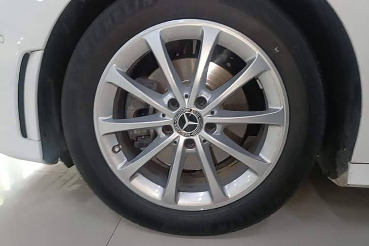 Used Mercedes-Benz A-Class 2020 Restyled A 200 L Sport Sedan Fashion Version Left Front Wheel Hub