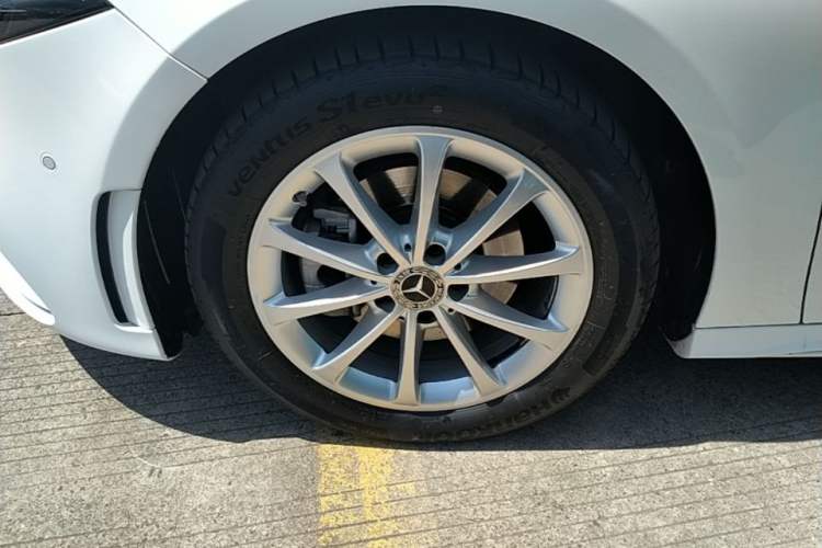 Used Mercedes-Benz A-Class 2020 A 200 L Sport Sedan Left Front Wheel Hub