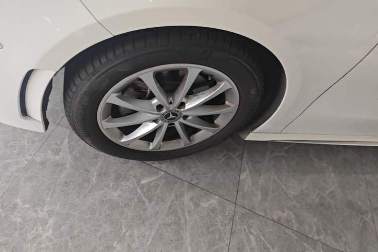 Used Mercedes-Benz A-Class 2020 A 200 L Sport Sedan Left Front Wheel Hub