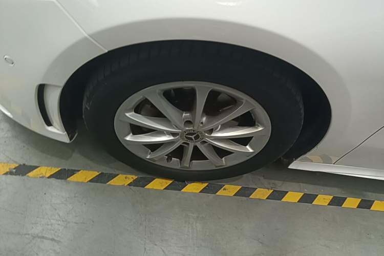 Used Mercedes-Benz A-Class 2020 Restyled A 200 L Sport Sedan Fashion Version Left Front Wheel Hub