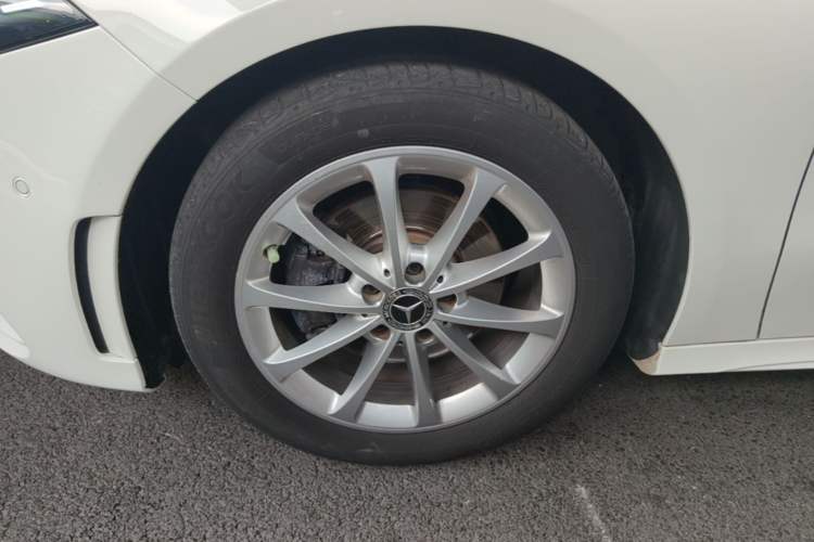 Used Mercedes-Benz A-Class 2020 Restyled A 200 L Sport Sedan Fashion Version Left Front Wheel Hub