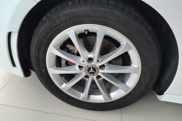 Used Mercedes-Benz A-Class 2020 Restyled A 200 L Sport Sedan Fashion Version Left Front Wheel Hub