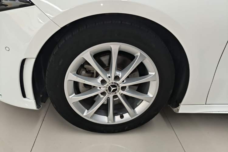 Used Mercedes-Benz A-Class 2020 A 200 L Sport Sedan Left Front Wheel Hub
