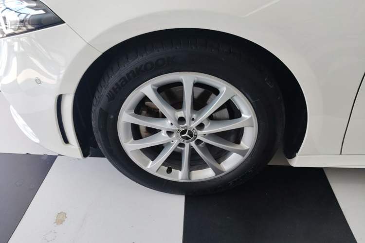 Used Mercedes-Benz A-Class 2020 A 200 L Sport Sedan Left Front Wheel Hub