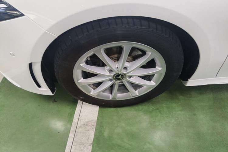 Used Mercedes-Benz A-Class 2020 A 200 L Sport Sedan Left Front Wheel Hub