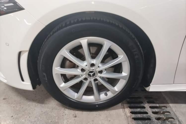 Used Mercedes-Benz A-Class 2020 A 200 L Sport Sedan Left Front Wheel Hub