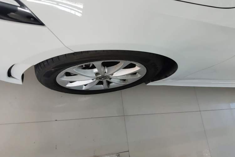 Used Mercedes-Benz A-Class 2020 Restyled A 200 L Sport Sedan Dynamic Version Left Front Wheel Hub