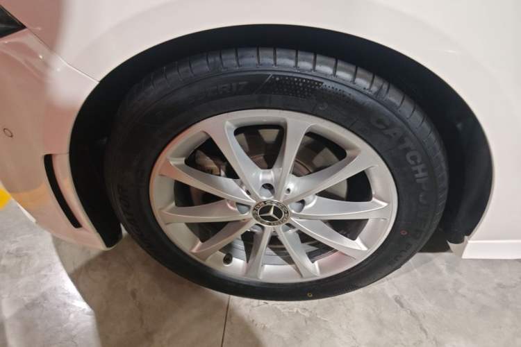 Used Mercedes-Benz A-Class 2020 A 200 L Sport Sedan Left Front Wheel Hub