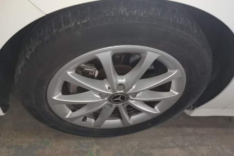 Used Mercedes-Benz A-Class 2020 A 200 L Sport Sedan Left Front Wheel Hub