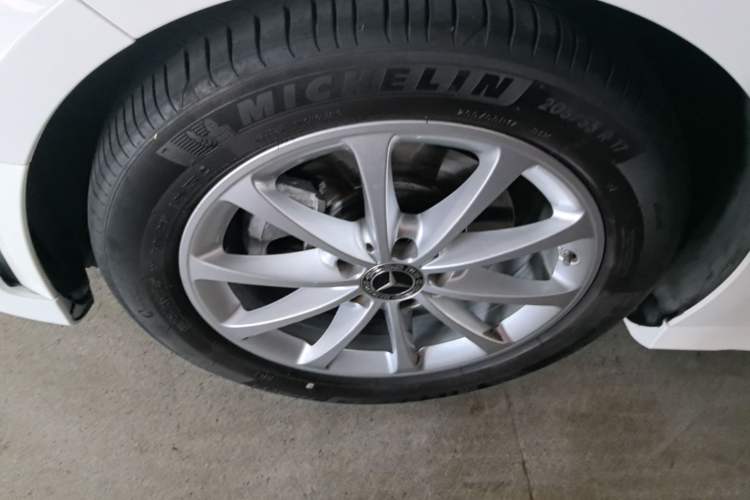 Used Mercedes-Benz A-Class 2020 Restyled A 200 L Sport Sedan Fashion Version Left Front Wheel Hub